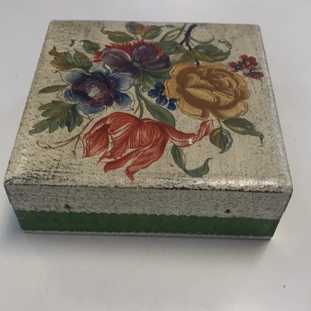 Vintage Italian Florentia‎ Wood Trinket/Dresser Box